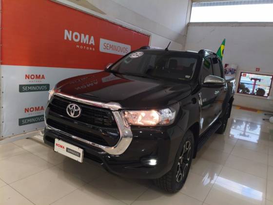 TOYOTA HILUX 2.8 D-4D TURBO DIESEL CD SRV 4X4 AUTOMÁTICO TOYOTA HILUX 2.8 D-4D TURBO DIESEL CD SRV 4X4 AUTOMÁTICO